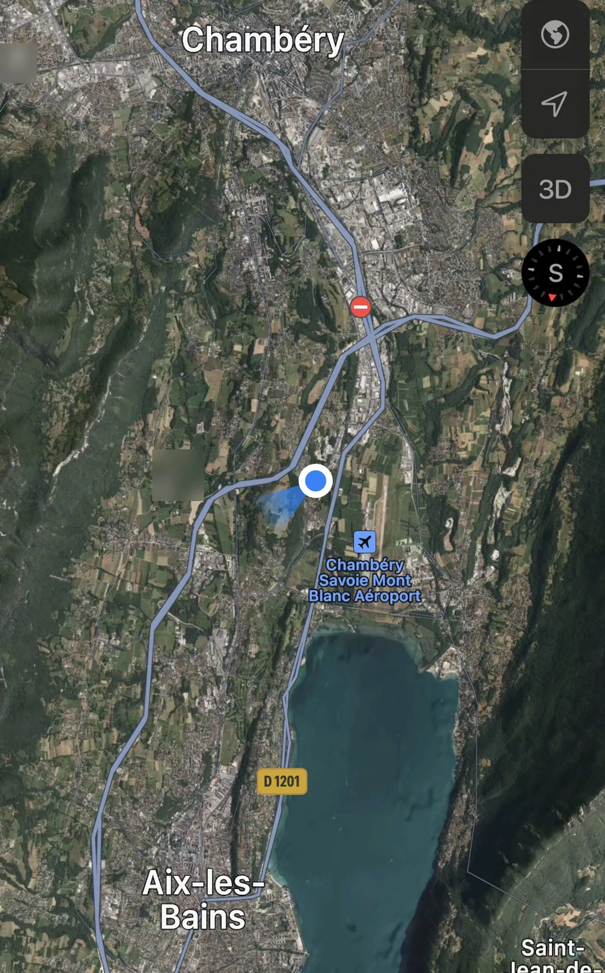 Photographic view of the area around the house in Voglans