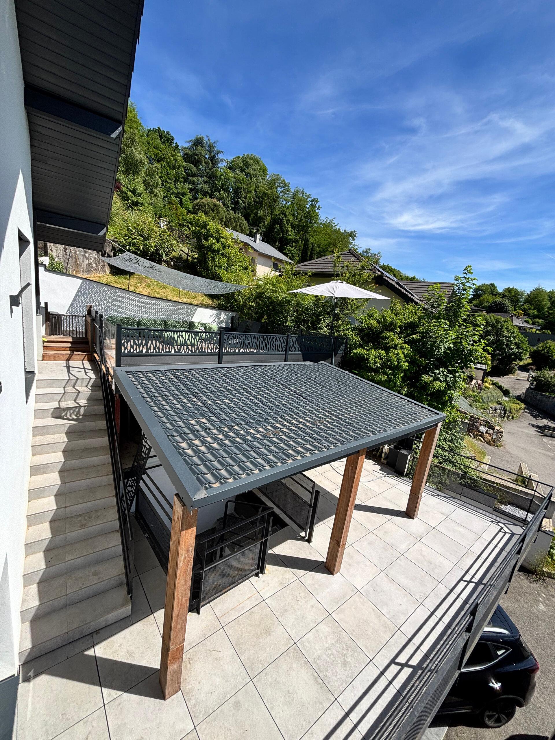 Terrasse sud carrelée