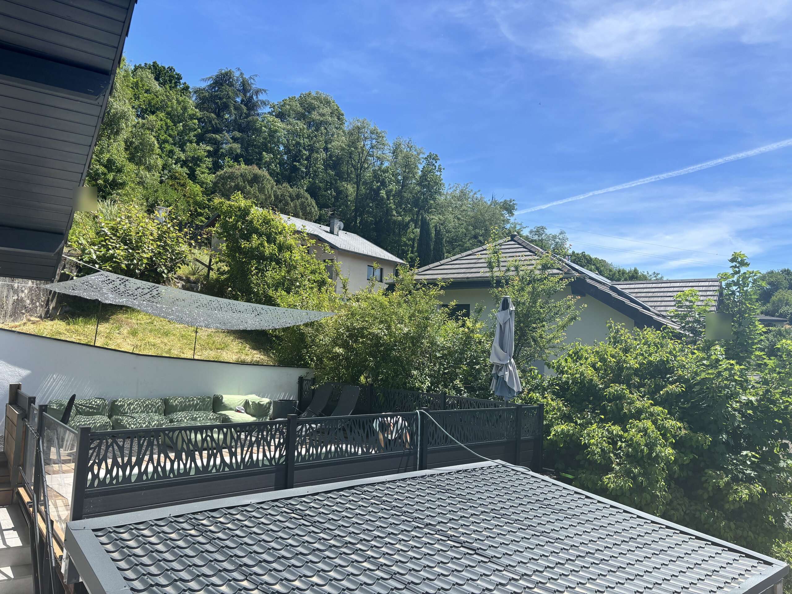 Vue terrasse et piscine